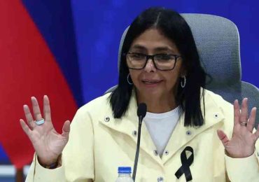 Delcy Rodríguez rechaza críticas y anuncia fondo del FMI