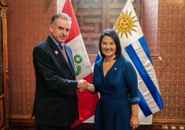 Presidentes Yamandú Orsi y Keiko Fujimori mantuvieron reunión bilateral en Perú