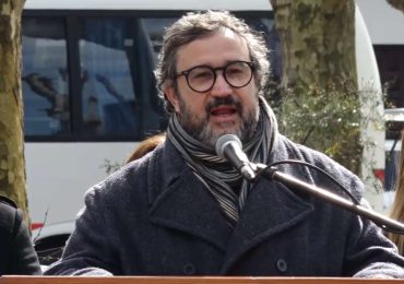 Educación y libertad fue destacado por De León en acto patrio