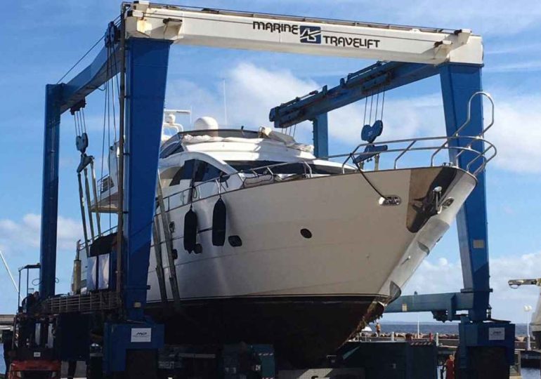 Puerto de Piriápolis reactiva grúa pórtico móvil de 90 toneladas