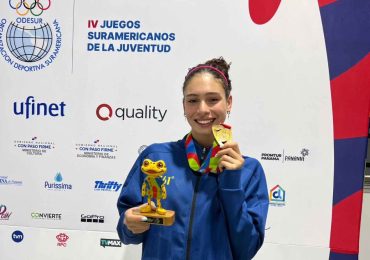 Angelina Solari ganó el oro en los 100 metros libres y estableció un nuevo récord nacional