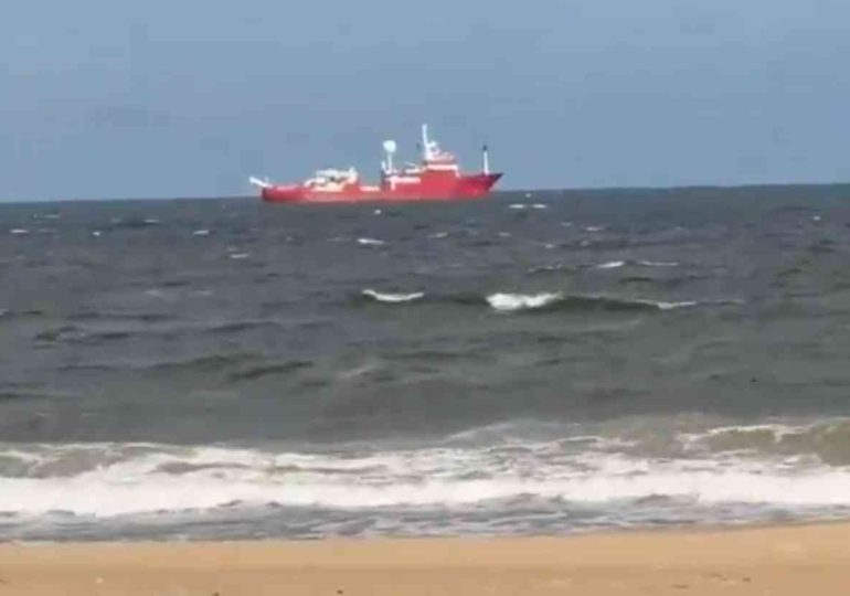 Buque realiza estudios frente a Playa Brava por un proyecto de cable submarino entre Uruguay y Malvinas