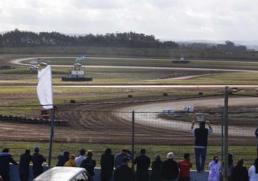Doble jornada de motocross y automovilismo se vivirá en el Polideportivo Motor Maldonado