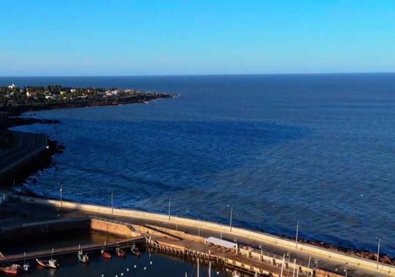 La Intergremial Marítima denuncia alije de mineral cerca de las costas de Piriápolis