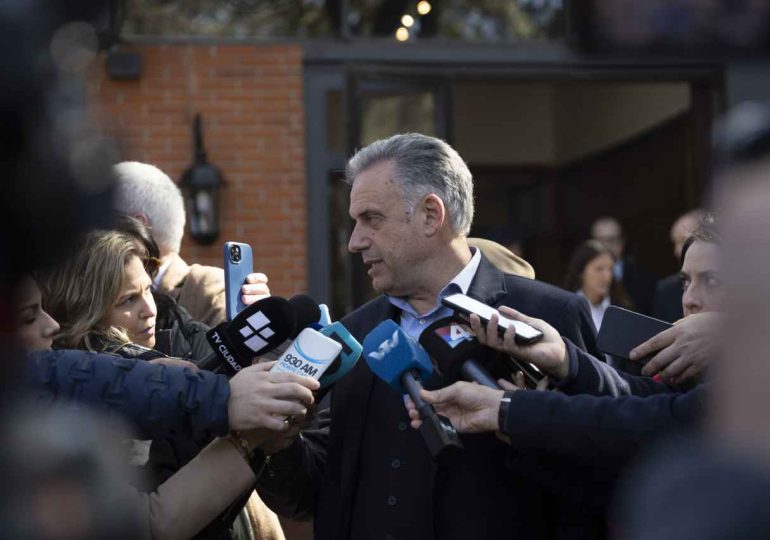 Orsi negó una propuesta británica para instalar un cable entre Malvinas y Montevideo