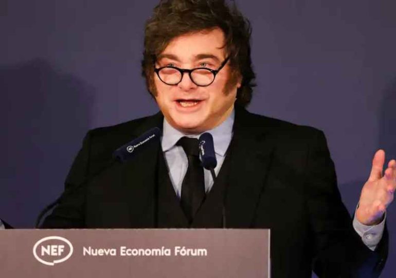 Javier Milei llama "impresentable dictador" a Pedro Sánchez