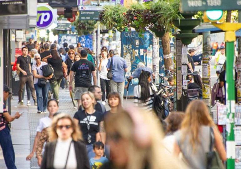 La pobreza bajó 2,9 puntos porcentuales en un año y la indigencia se redujo 33%