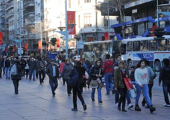 El 45% de los uruguayos aceptaría un gobierno no democrático si resuelve los problemas del país