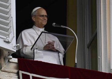 León XIV rezó el Ángelus tras recibir el alta y agradeció las oraciones de los fieles