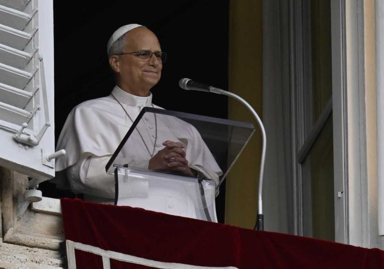 León XIV rezó el Ángelus tras recibir el alta y agradeció las oraciones de los fieles