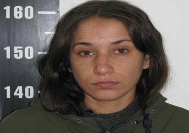 Mujer fue condenada a 10 meses de prisión tras ser detenida con dos armas de fuego